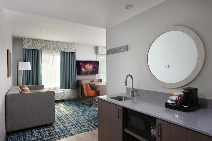 Hampton Inn & Suites Manistee Waterfront