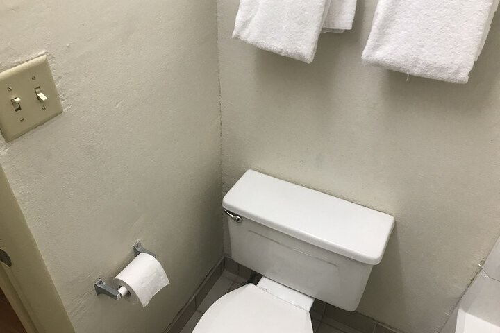 Room 21 of 24