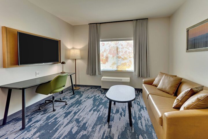 Room 16 of 30