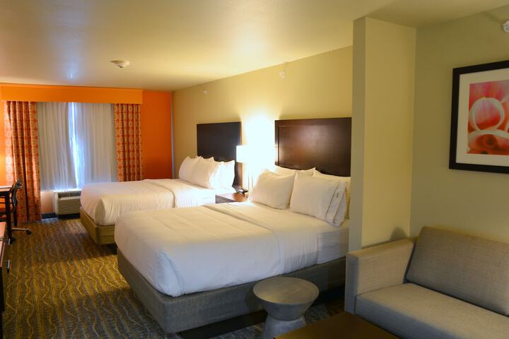 Room 25 of 80