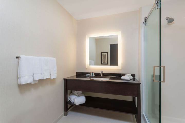 Wingate by Wyndham Altoona Downtown / Medical Center
