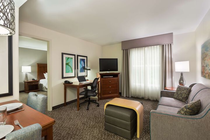Room 13 of 28