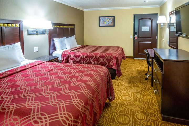 Room 13 of 26