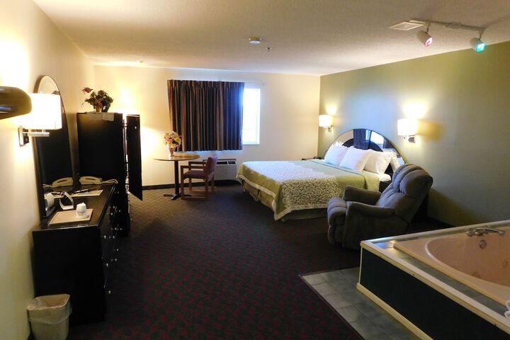 Room 26 of 40