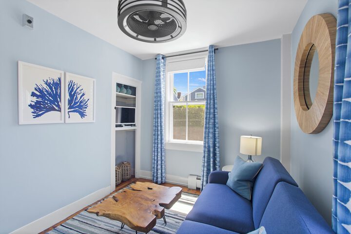 Room 93 of 218