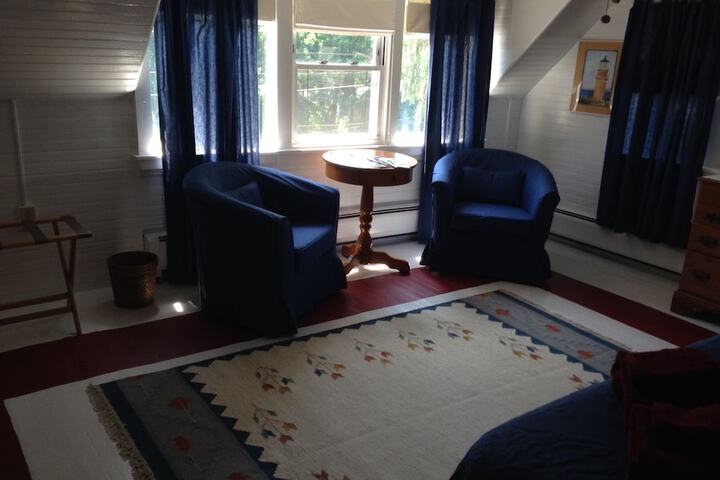 Room 13 of 25
