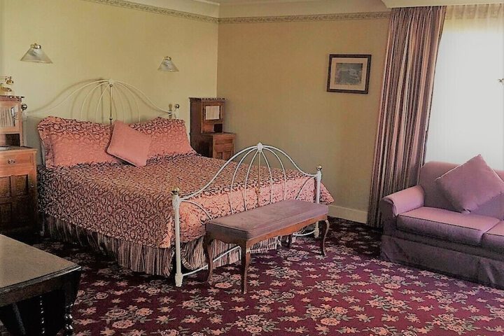Room 12 of 20