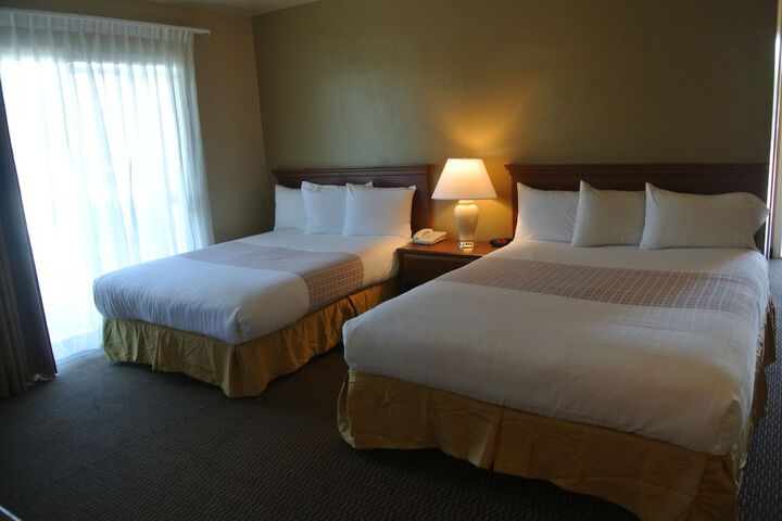 Vino Inn & Suites