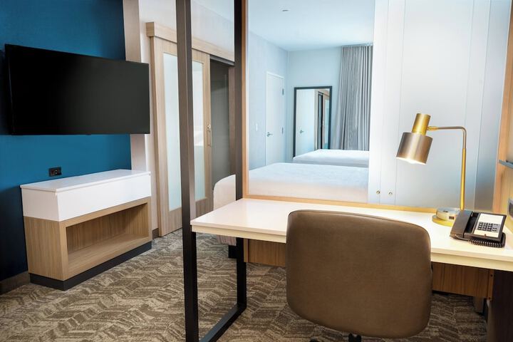 Room 11 of 25