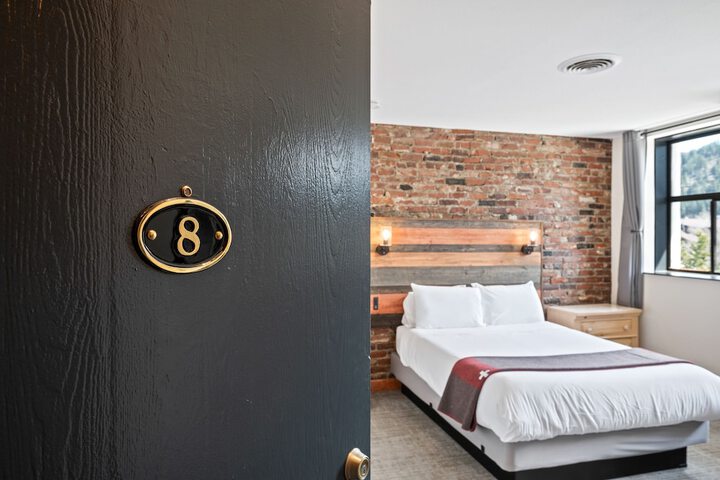 Room 80 of 115