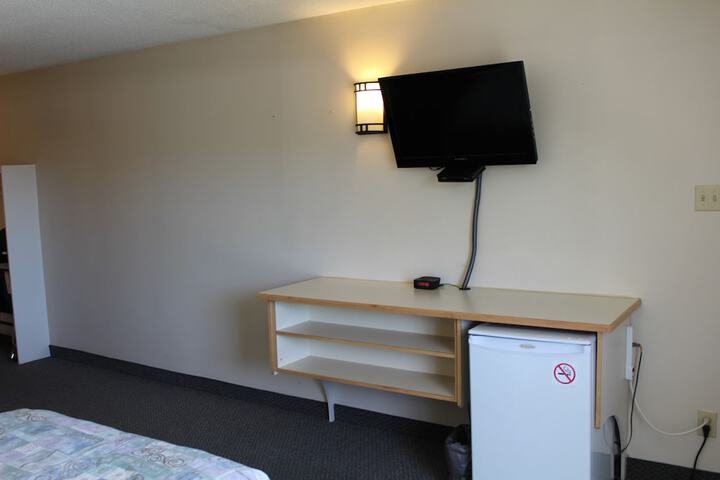 Room 6 of 28