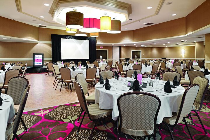 Ballroom/Hall 46 of 48