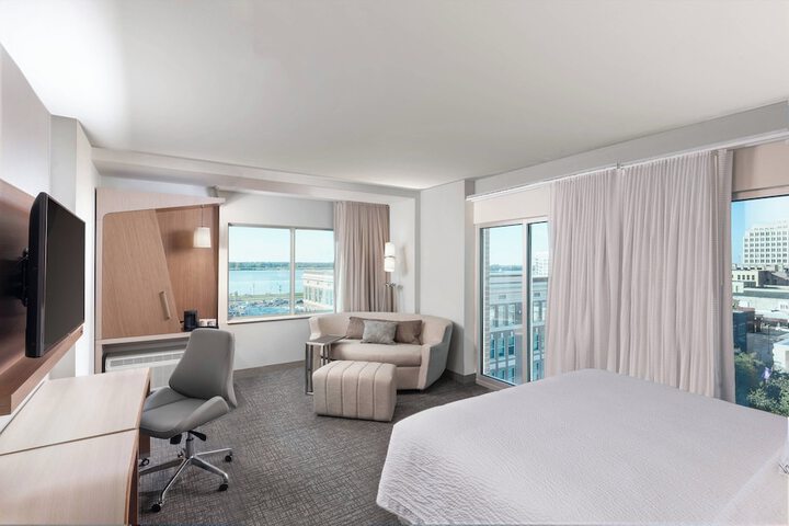 Room 10 of 26