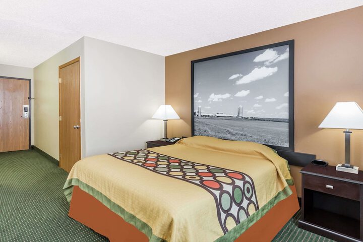 Room 15 of 15