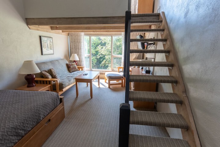 Sugarloaf Inn
