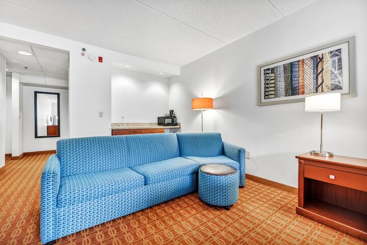 Room 28 of 70