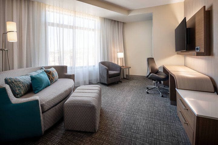 Room 15 of 33