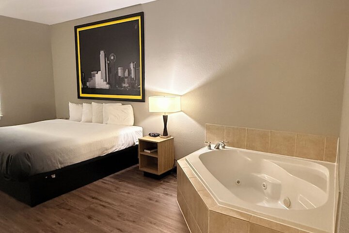 Super 8 by Wyndham Brenham TX