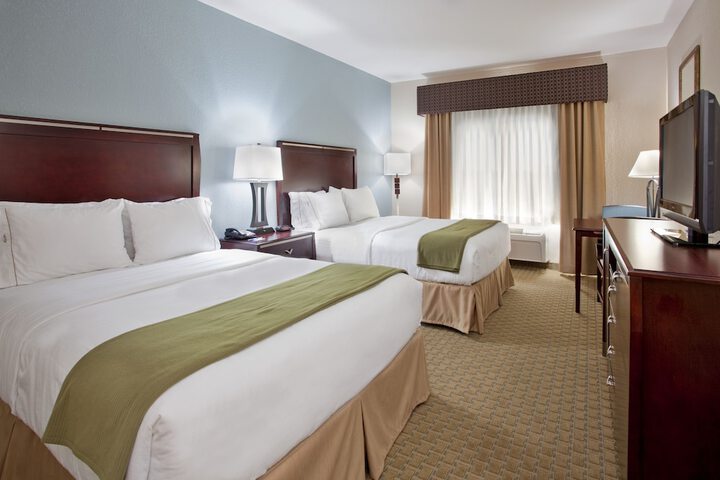 Holiday Inn Express Hotel & Suites Pittsburg by IHG
