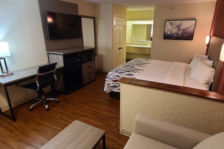 Red Roof Inn & Suites Cornelius – Lake Norman