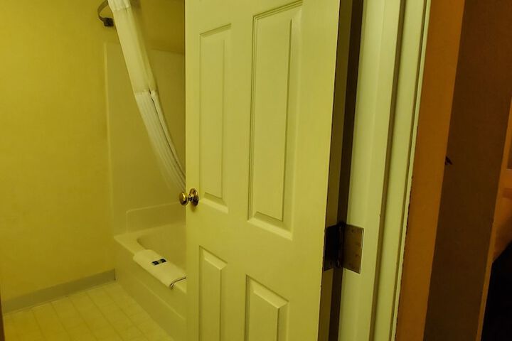 Room 51 of 87