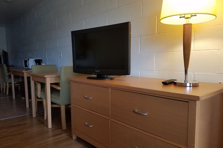 Room 13 of 17