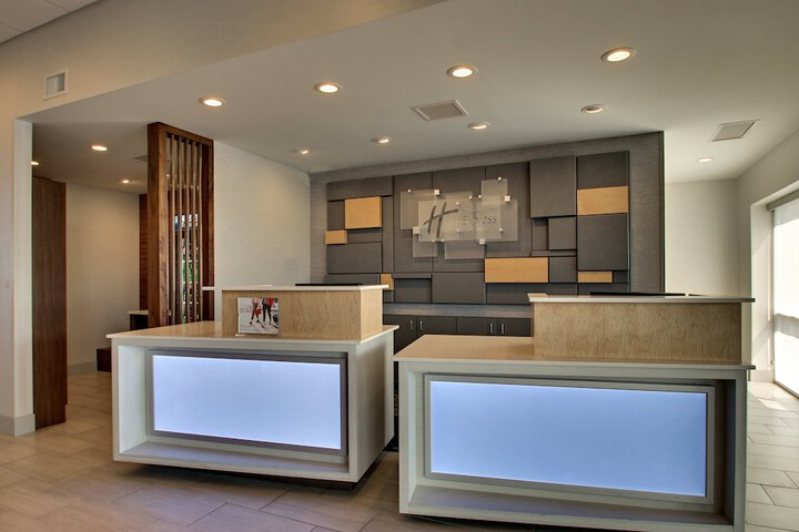 Holiday Inn Express & Suites Findlay North by IHG