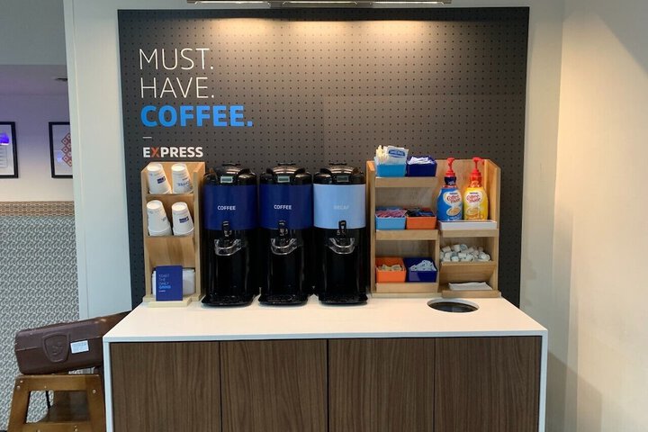 Holiday Inn Express & Suites Evansville North by IHG