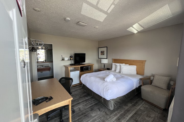 Room 43 of 59