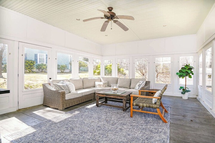 Stunning 5 Bdr Walk to York Harbor Beach!
