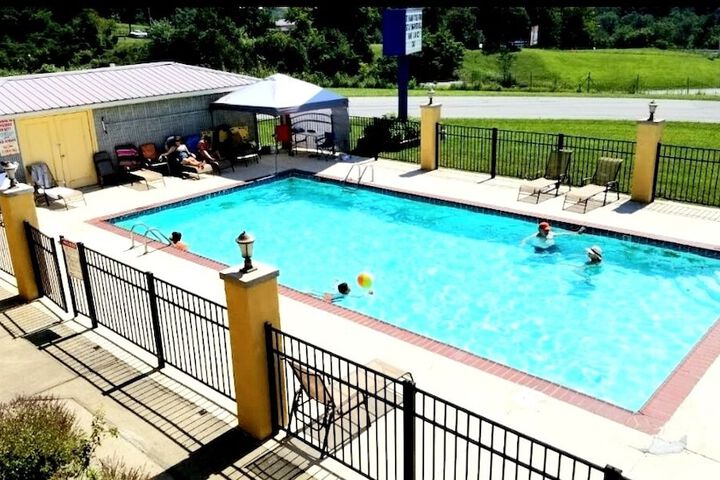 Pool 4 of 16