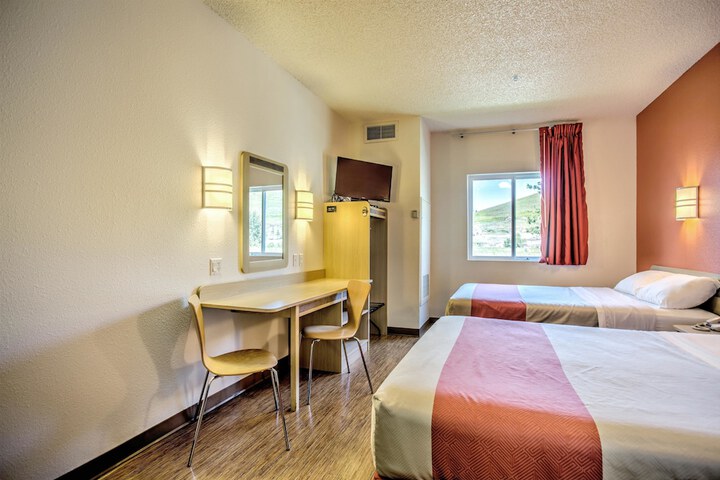 Room 21 of 28