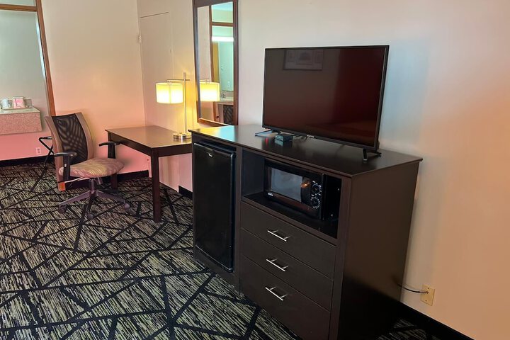 Room 8 of 14