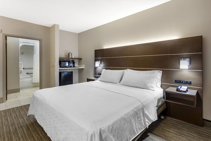 Room 19 of 48
