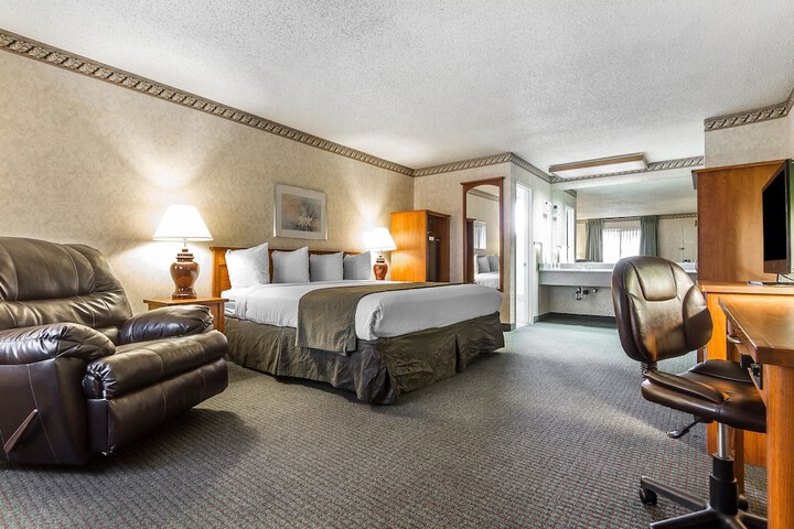 Room 43 of 66