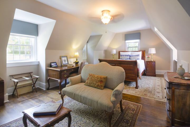 Hillbrook Inn