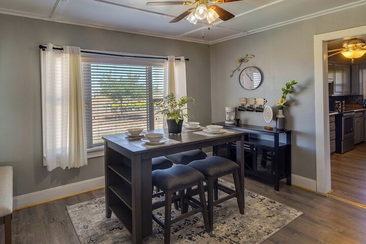 Lamesa Vacation Rental w / Covered Patio & Fire Pit