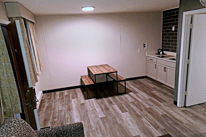 Room 21 of 25