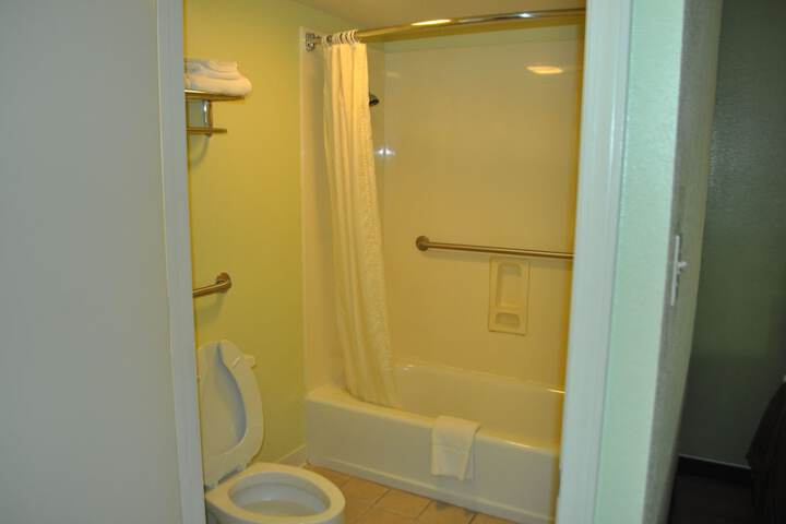 Room 37 of 41
