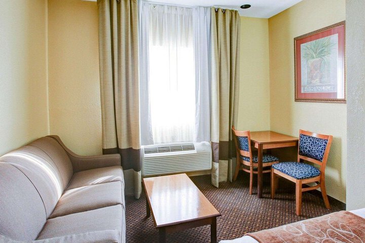 Room 12 of 25
