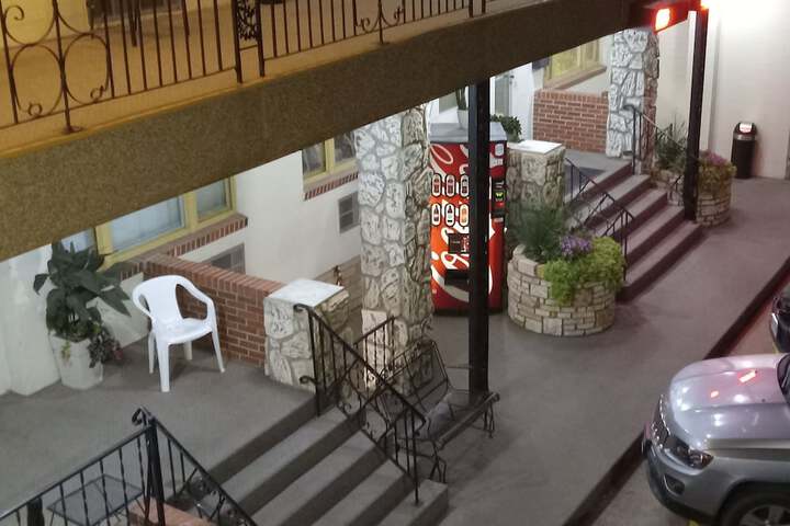 Hotel 18 of 81