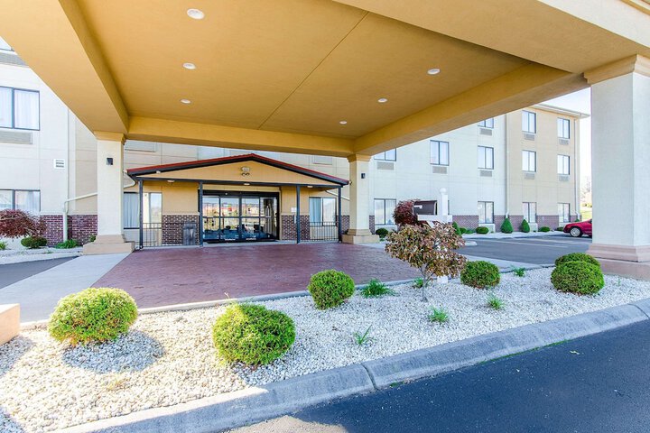 Hotel 3 of 28