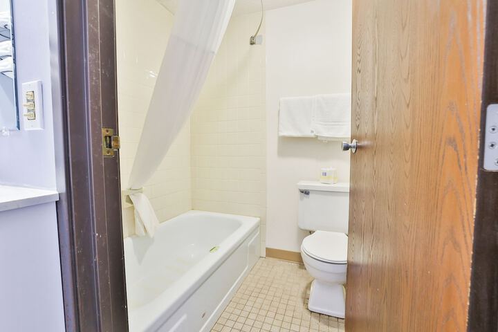 OYO Hotel Pipestone MN Canterbury Park