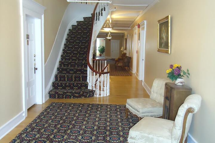 Thayers Inn