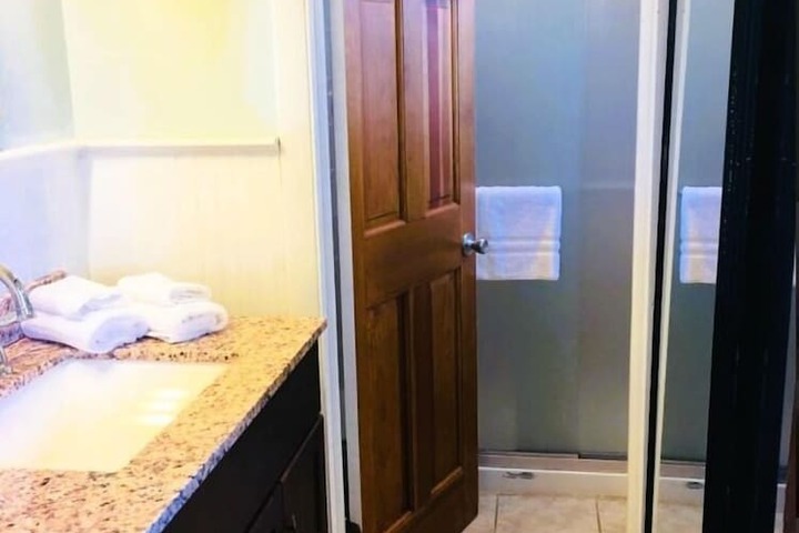 Room 105 of 230