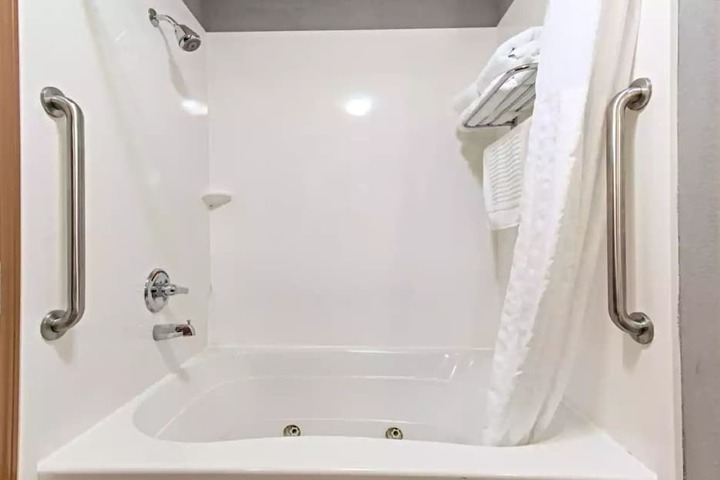 Room 7 of 19