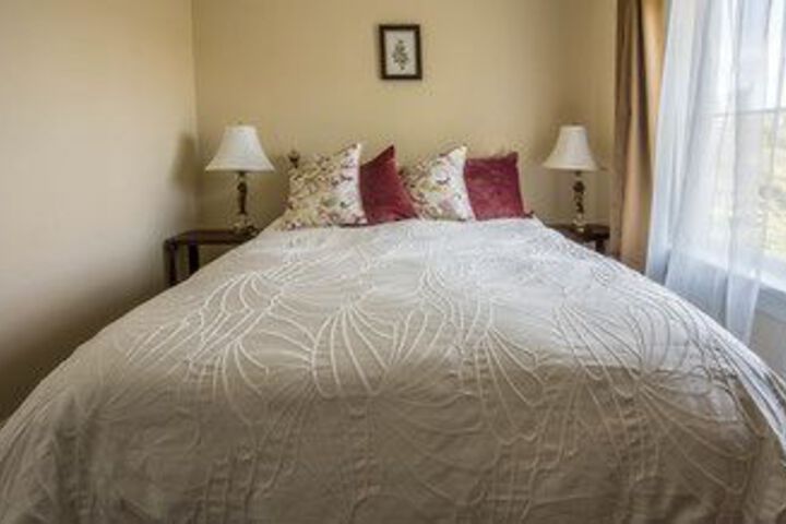 Oak Bay Guest House Bed & Breakfast
