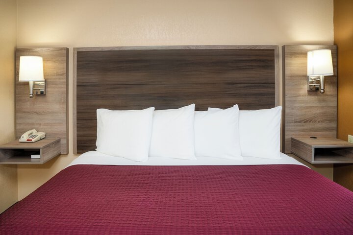Room 12 of 25