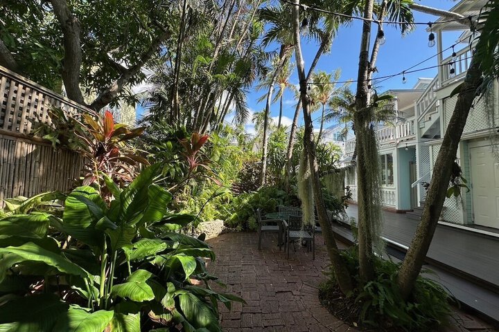 Hotel Exterior 255 of 259