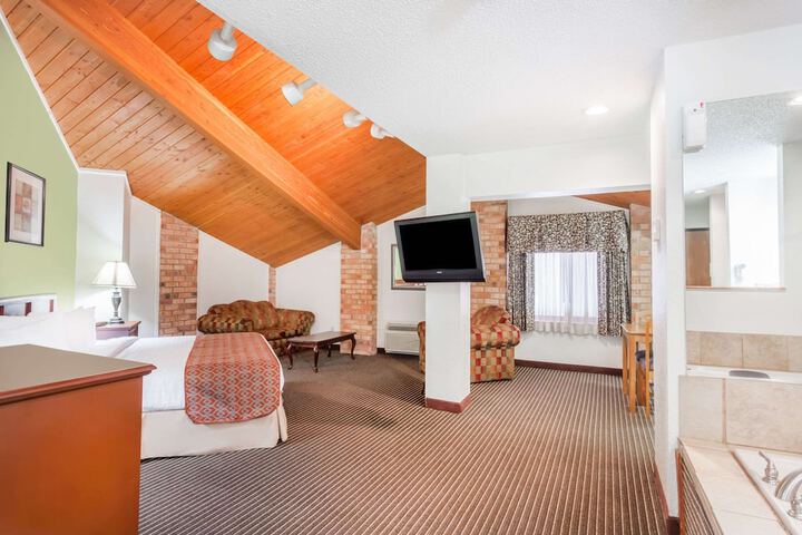 Room 14 of 30